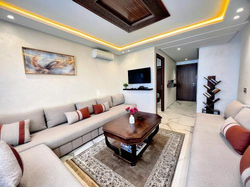 Quartier Maamora Apartment | Centre-ville - bien équipé - Neuf - WiFi - Calme
