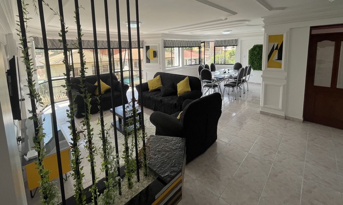 Cochabamba Apartment | Centrico Amplio Y Comodo Apartamento Cbba