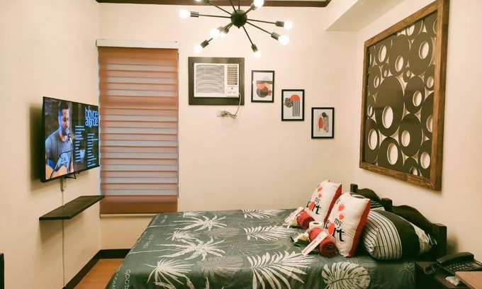Muntinlupa Apartment | Centropolis Queen Bed Suite- Modern Posh Style