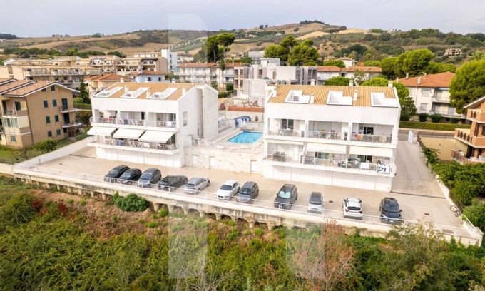 Foggetta Apartment | Cerrano Park B08 - Libeccio - Apartment with garden and terrace with seaview