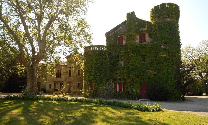 Le Pontet Apartment | Château de Cassagne, the apartment