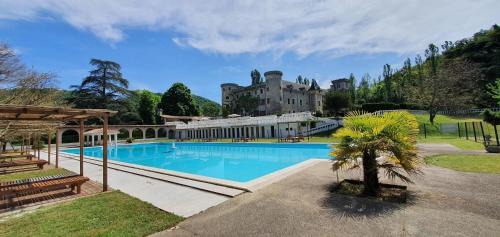 Serves-sur-Rhone Hotel | Château de Fontager