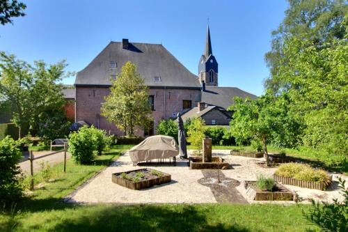 Gedinne House | Château de Rienne met sauna & hottub & pooltafel