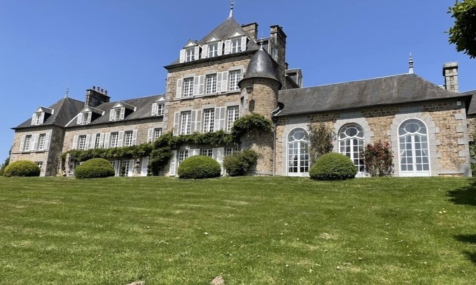 Plomb Bed & Breakfast | Château La Rametière