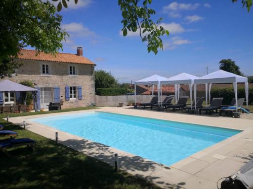 Nanteuil-en-Vallee House | Cha16 - Nanteuil En Vallee - Touchbaudrand