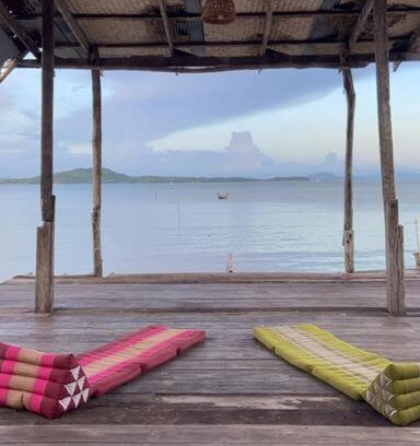 Ko Lanta Old Town House | Chaba House: Boutique Waterfront Home with Sunrise View
