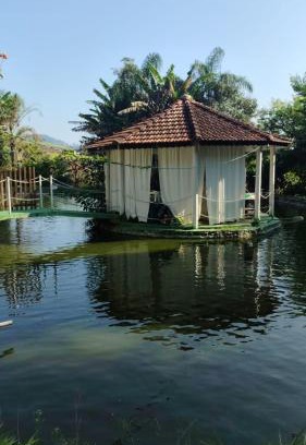 Bom Jesus dos Perdoes Villa | Chacara Aguas Claras 6 en-suite Swimming Pool Fishing Karaoke