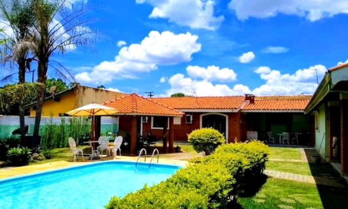 Jardim Brisa House | Chacara com WiFi, piscina e churrasq em Atibaia