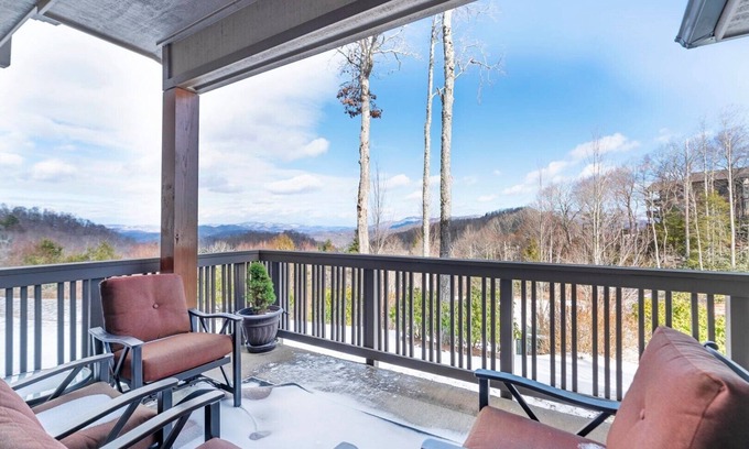 Boone Condo | Chalakee Lodge CI-2- Gated Resort, Indoor/Outdoor Pools, Resort Hot Tub, Fitness, Gas Log Firepla.