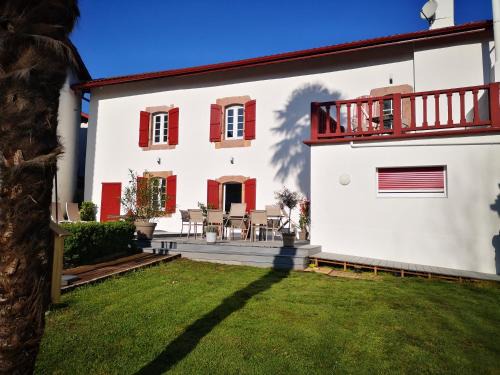 Louhossoa Bed & Breakfast | Chalbonia