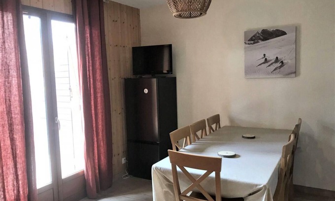 La Joue du Loup Ski Chalet | Chalet, 150m from resort center, view mountain, fitness, swimming pool, terrace, parking, tv