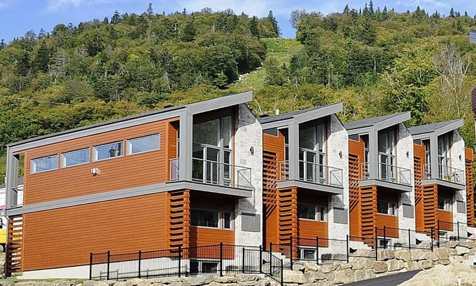 Stoneham Ski Chalet | Chalet 23 Chemin des Quarante by Les Chalets Alpins