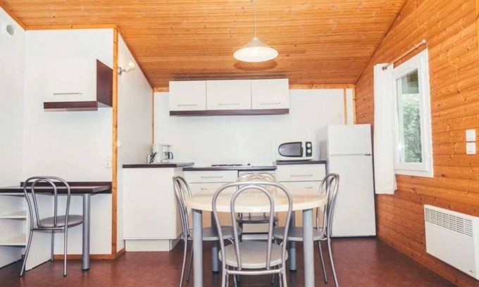 Monclar-de-Quercy Ski Chalet | Chalet 3 étoiles - Piscine - eebbia