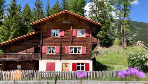 Litziruti House | Chalet Arosa - Zur Alleinnutzung für 6 Personen, urig und sonnig