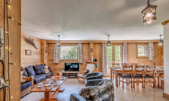 Val Claret Ski Chalet | Chalet, balcony, tv, ski locker, 180m², Tignes