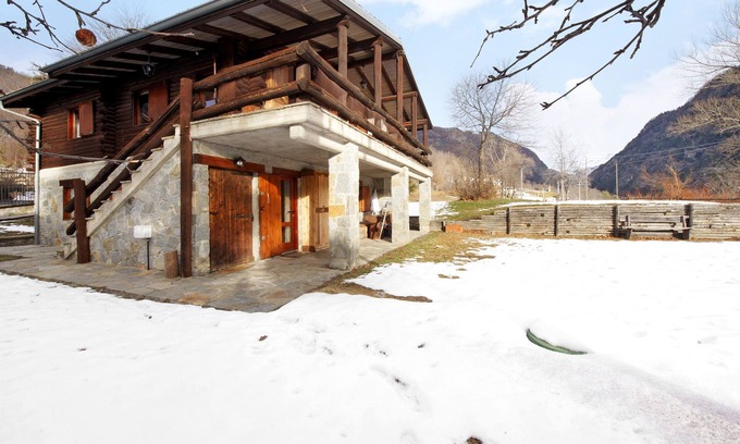Antey-Saint-Andre Ski Chalet | Chalet 'Bas Vue Cervin Matterhorn' with Private Terrace and Wi-Fi