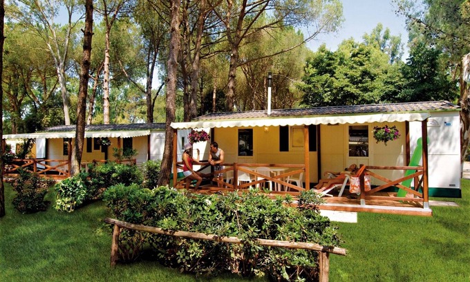 Baia Domizia Ski Chalet | Chalet by the Sea & Shade