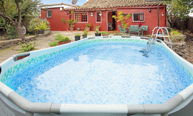Vega de San Mateo Ski Chalet | Chalet 'Casa Rural La Asomada' with Mini Pool, Terrace & Wi-Fi