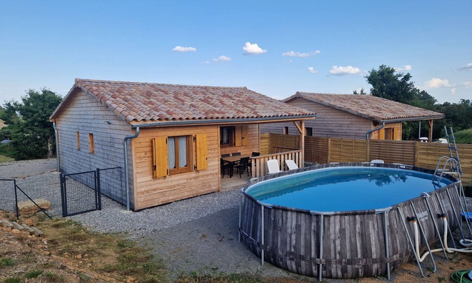 Montreal Ski Chalet | Chalet Chataigniers-holiday home 4/6 people