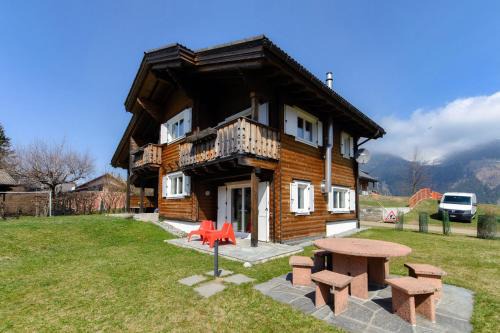 Dalpe Ski Chalet | Chalet Dalpe by Quokka 360 - chalet among pastures and forests