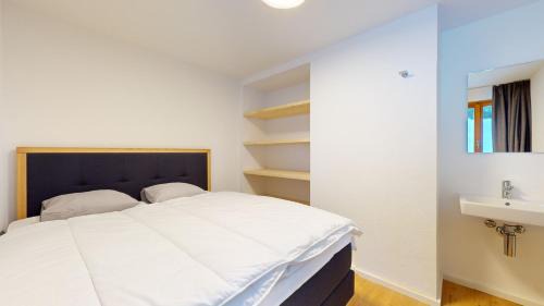 Les Mayens-de-Sion House | Chalet de l Ours AUTHENTIC Etage Valerie 12 pers