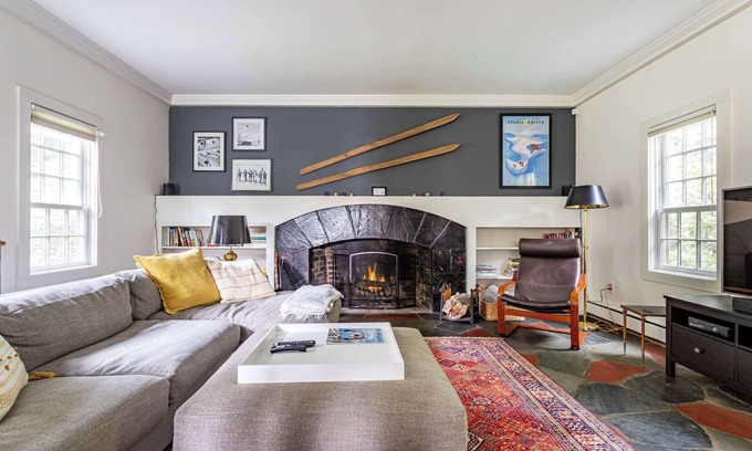 Great Barrington House | Chalet des Collines: 5 Mins to Catamount