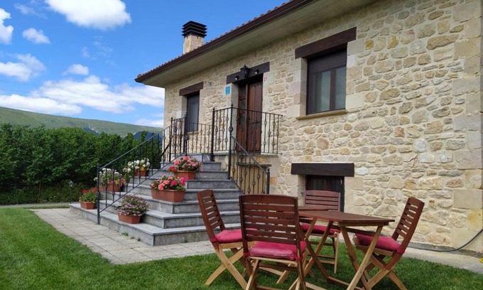Merindad de Cuesta-Urria Ski Chalet | Chalet en Las Merindades, Nofuentes
