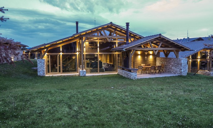 Razlog Ski Chalet | Chalet for up to 10 people with sauna, private home theater and hot tub