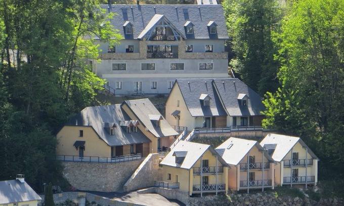 Luz-Saint-Sauveur Ski Chalet | Chalet Hautacam with all comforts at the foot of the mythical Tourmalet