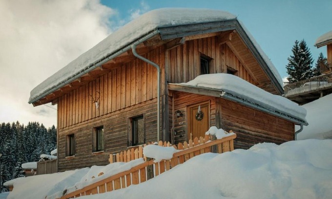 Annaberg im Lammertal Ski Chalet | Chalet in Annaberg-Lungötz with a community pool