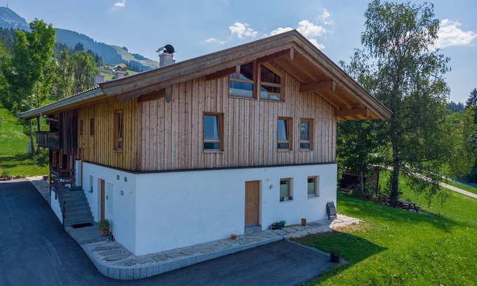 Sankt Johann in Tirol Apartment | Chalet in St Johann by Ski Slope