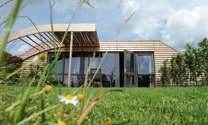 Heeten House | Chalet in Netherlands with Scenic Meadow Views