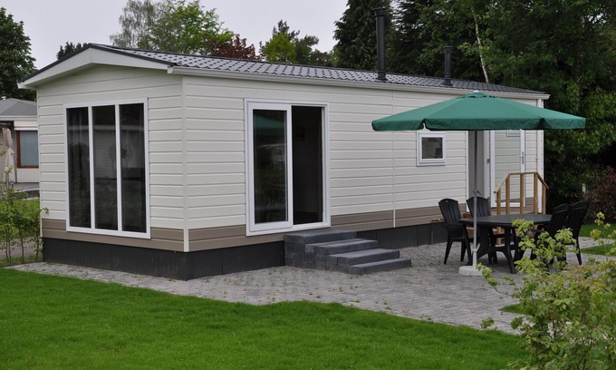 Baarle-Nassau Ski Chalet | Chalet in Parc de Kievit with Private Garden