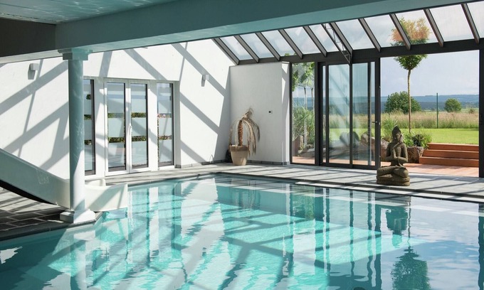 Theux House | Chalet in Theux with Heated Pool and Hammam