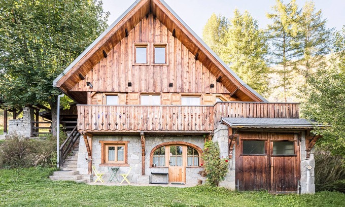 Jarrier Ski Chalet | Chalet 'Jarrier' with Mountain View, Private Terrace and Private Garden