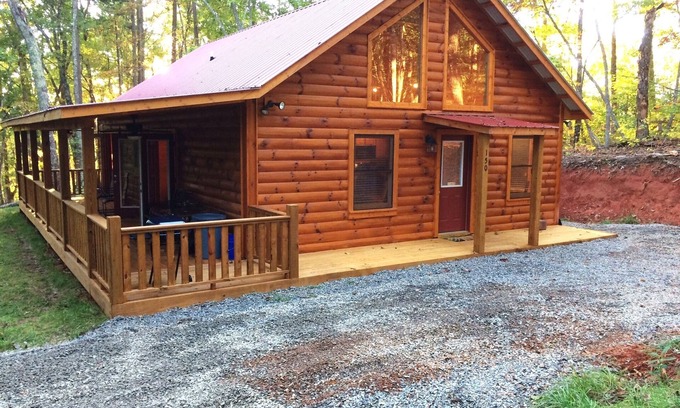 Murphy Cabin | Chalet Log Home In Peaceful Mountain Setting - That's Firefly Cabin