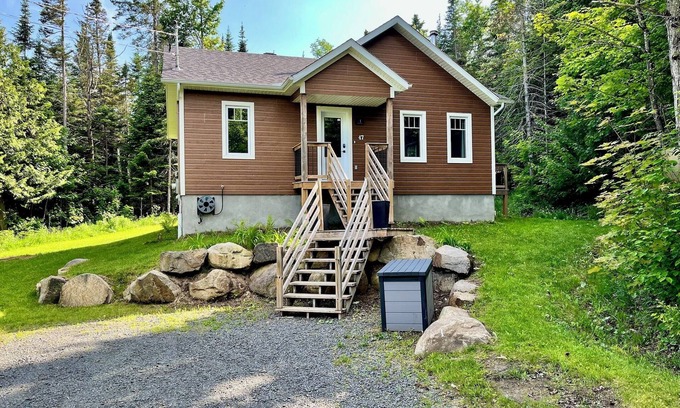 Entrelacs Ski Chalet | Chalet Lunae -Pool - Spa -Wooded Area - Easy Access to Outdoor Activities