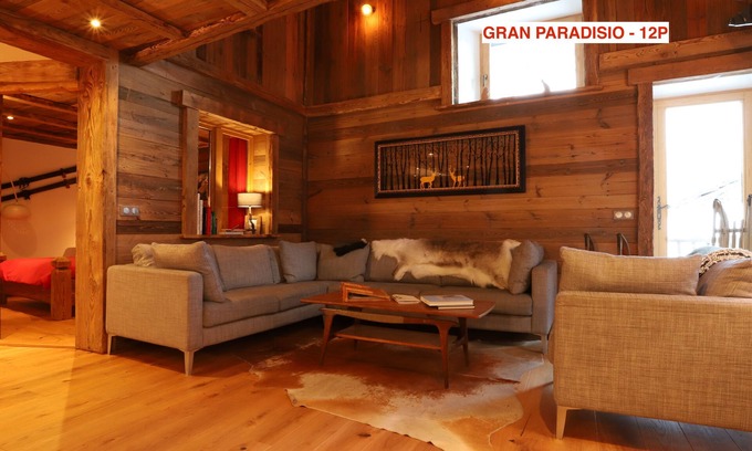 Bonneval-sur-Arc Ski Chalet | CHALET LUXE ET CHARME, 4* BELLA ALPINA, 12P, 150m2, 200 years old