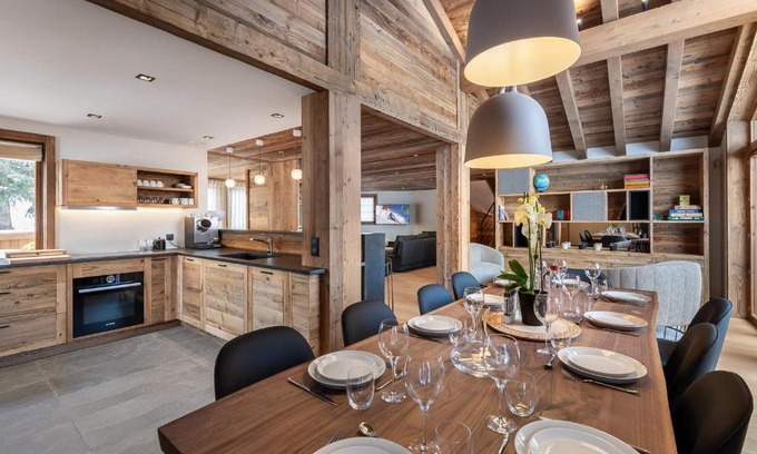 Saint-Maximin Ski Chalet | Chalet neuf avec piscine, sauna et proche des pistes à Courchevel Village - FR-1-562-49