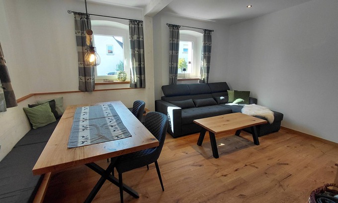 Breitenguessbach Ski Chalet | Chalet 'Pauline' with Shared Terrace, Shared Garden and Wi-Fi