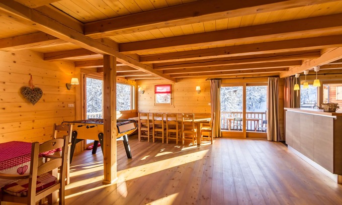 Les Claux Ski Chalet | Chalet rental in Vars-les-Claux for 12 guests