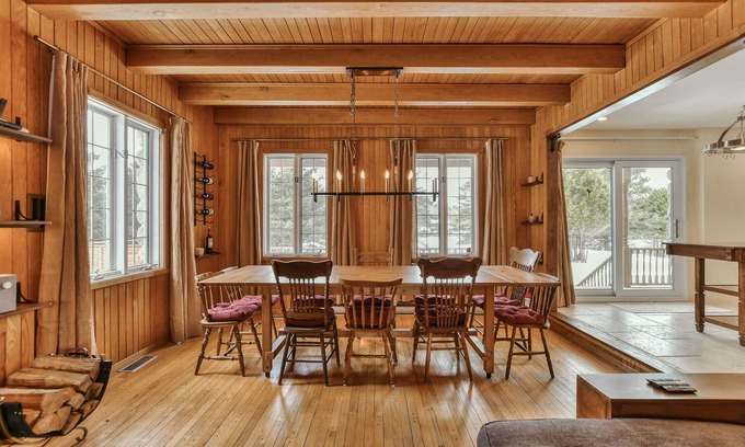 Huberdeau Ski Chalet | Chalet River Front Spa Peninsula
