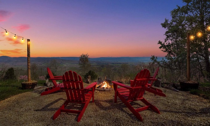 Old Fields House | Chalet w Stunning Views, Hot Tub, Fire Pit, & WiFi