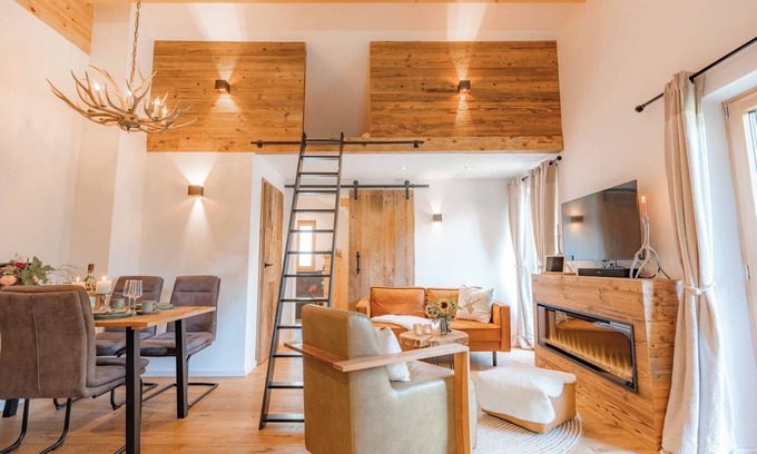 Heiligenblut Ski Chalet | Chalet Waldhäusl: Zirben-Chalet with Sauna, Whirlpool & Mountain Views