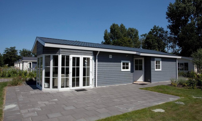 Velsen-Zuid House | Chalet with 2 bedrooms and a terrace