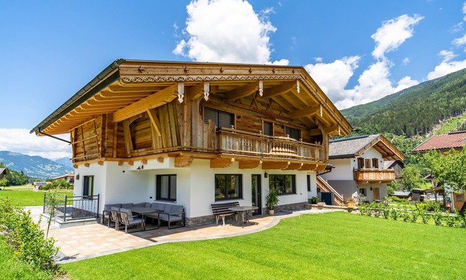 Zillertal House | Chalet with sauna close to ski resorts