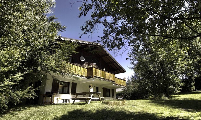 Les Bossons Apartment | CHALET WITH GARDEN AND SPLENDID VIEW CHAINE MONT BLANC CHAMONIX BOSSONS. WIRELESS