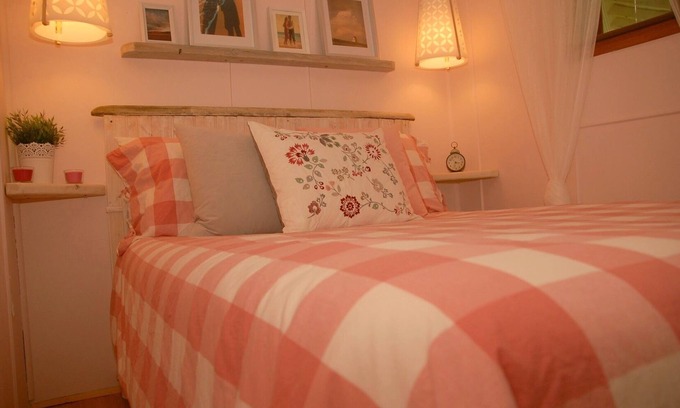 Stanhope Cottage | |Chalets by Stanhope Beach- Adults only 1 or 2 bedroom