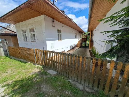 Rejdova House | Chalupa u Dionýza