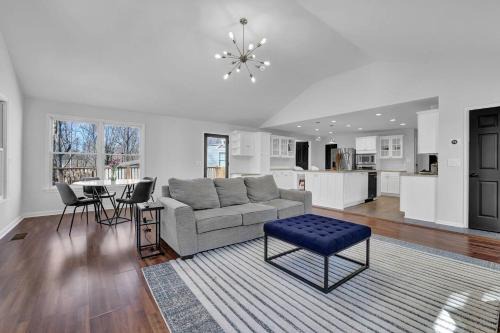 Chamblee House | Chamblee Retreat 3br Home W Spacious Porch